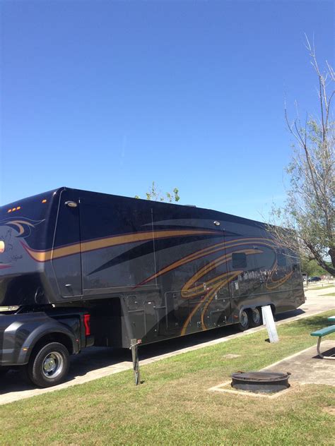 Awesome New Horizons 5th wheel setup | Cool rvs, Fifth wheel campers