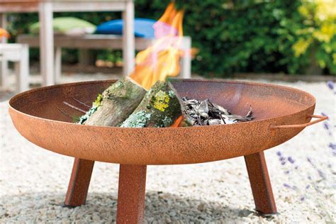 Aldi Is Selling This Fantastic Fire Pit Under £30 And Weve Found