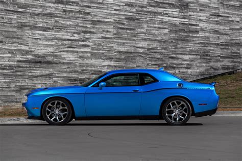 Dodge Challenger (2015) - picture 13 of 32