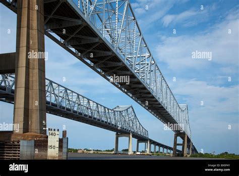 Twin Cantilever Bridges Hi Res Stock Photography And Images Alamy