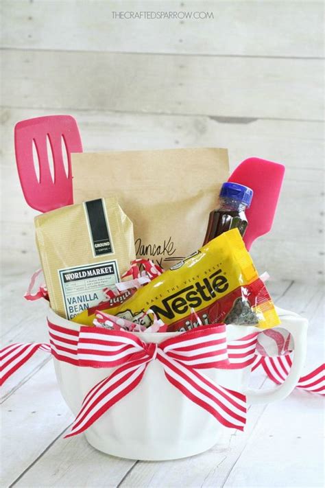 Maybe you would like to learn more about one of these? 45+ Creative DIY Gift Basket Ideas for Christmas - For ...