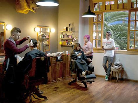 F am hasta que empezó a gustarme la sustancia. Oldschool Barbería Anteojería