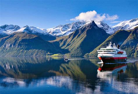 Norway Cruises In The Land Of Fjords And Northern Lights Hurtigruten