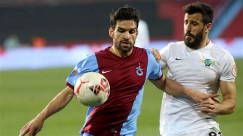 Kendisi bursasporun alt yapısında oynamaktadır. Muhammet Demir (Sivasspor) @ Mackolik.com