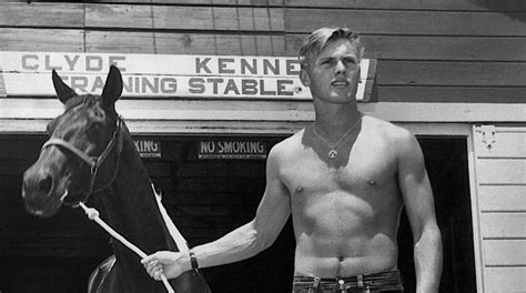 AusCAPS Tab Hunter Shirtless In Tab Hunter Confidential