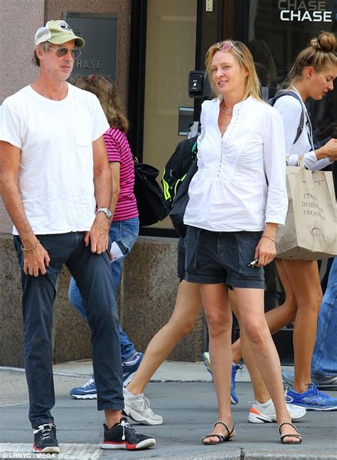 Uma Thurman Vapes With Mystery Man In Nyc After Ex Husband Ethan