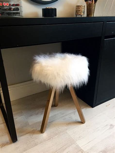 Durable gold finish metal legs and high performance all directional wheels allow smooth movement across carpeting. DIY White Fluffy Stool (Natalie Mearns) | White rug, Fluffy stool, Furniture