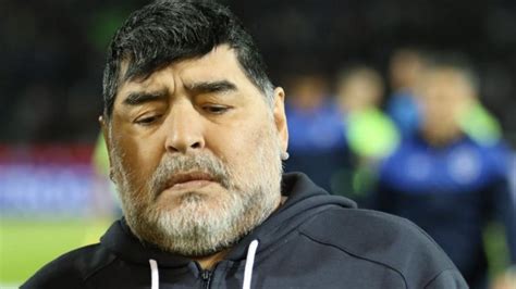 Diego armando maradona falleció a los 60 años este miércoles por un paro cardiorrespiratorio. 442 | El médico de Maradona: "Diego es un paciente ...