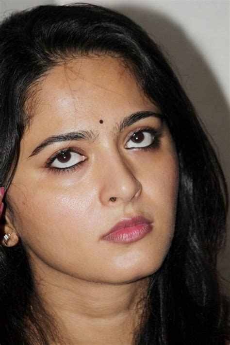 South Actress Anushka Shetty Hot Face Close Up Photos