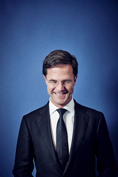 The dutch prime minister mark rutte concluded a press conference announcing a 'no handshake policy' to prevent the spread of coronavirus, by shaking hands with a health official. Hoe lang is Mark Rutte nog houdbaar als premier ? | Het Parool