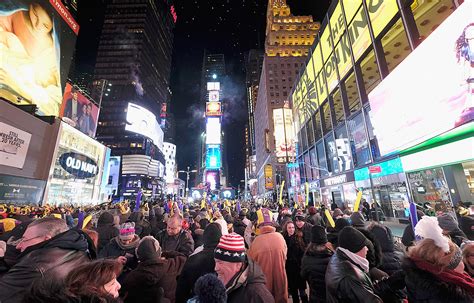New York Bans New Year's Eve Crowds For First Time In 114 ...