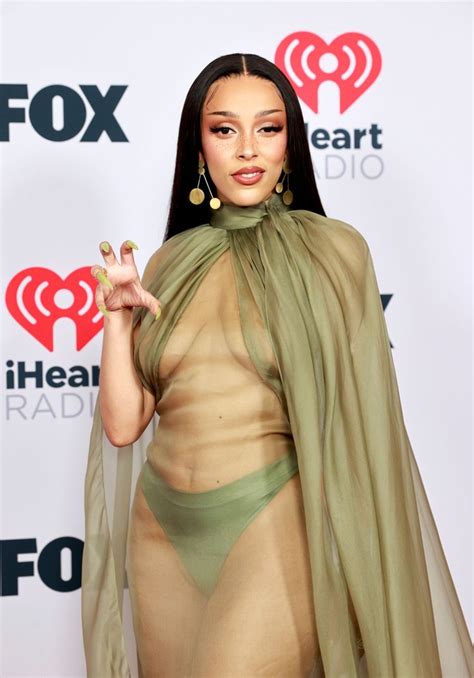 Doja Cat Wore A Fully Sheer Green Gown On The Iheartradio Music Awards Red Carpet In