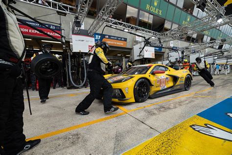 Corvette Racing At Le Mans Sixteen Hour Update Corvette Sales News Lifestyle