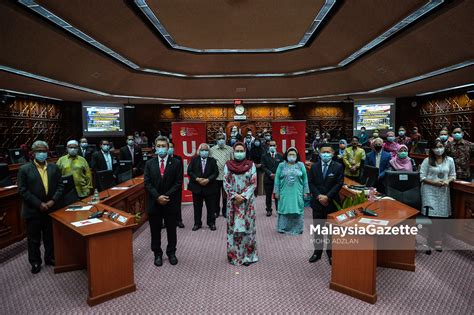 Our nation, malaysia, being dedicated : Pendidikan Rukun Negara tidak semantap dulu - Halimah