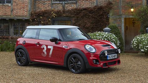 New Mini pays tribute to rally legend Paddy Hopkirk