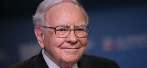 Warren buffett ist ein amerikanischer investor, geschäftsmagnat und philanthrop, der der vorsitzende und ceo von berkshire hathaway ist. The 1 Non-Money Habit from Warren Buffett You Should ...