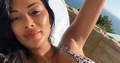Nicole Scherzinger Sets Pulses Racing As She Ditches Make Up In Sexy