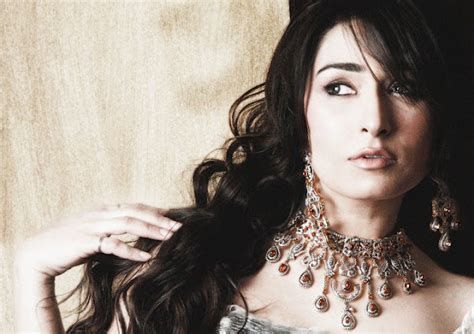 Hum Awaz Entertainment Magazine Gorgeous Reema Khan Hot Jewellery