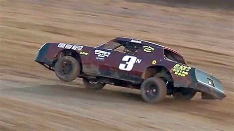 Video This Street Stock Is A Real Wheel Toter Dirt Track Racing