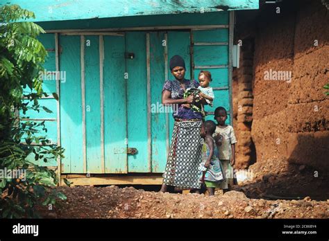 Madre Africana Fotografías E Imágenes De Alta Resolución Alamy