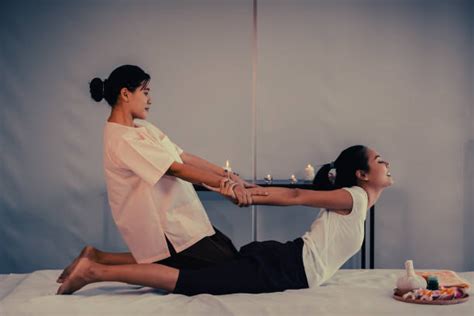 43300 Thai Massage Fotos De Stock Imagens E Fotos Royalty Free Istock