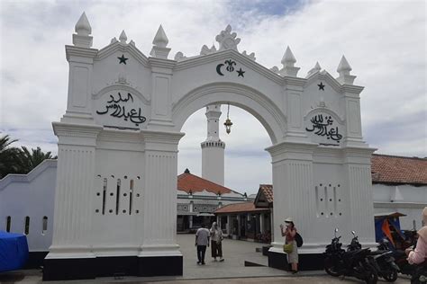 Seharian Jelajah Masjid Kuno Dan Bersejarah Di Jakarta Catat Rutenya