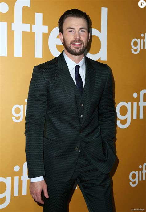 Chris Evans à La Première De Ted Aux Théâtres Pacific à The Grove