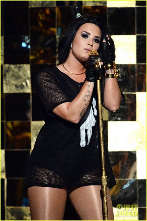 Demi Lovatos Billboard Music Awards 2016 Performance Video Watch Now