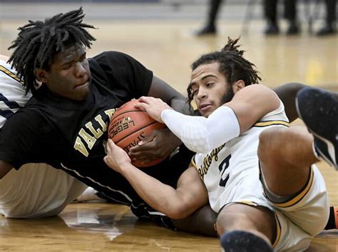 Freeport Boys Basketball Team Pounces Early Beats Valley In Tip Off
