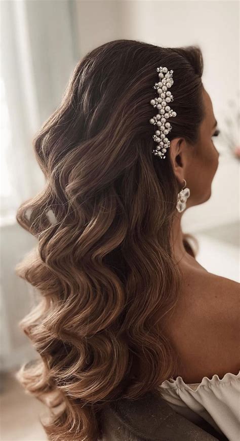 59 Gorgeous Wedding Hairstyles In 2022 Glamorous Wavy Hair Down