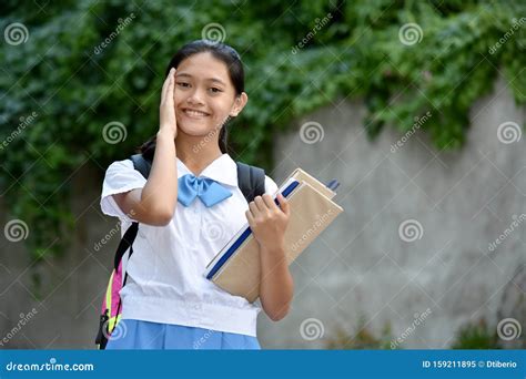 une jeune fille philippine surprise image stock image du éducation fille 159211895