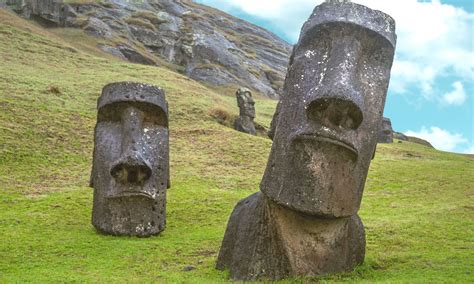 5 Amazing Giant Stone Heads Around The World Wanderlust
