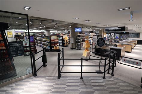 The Lcbo Just Opened A New Store In Union Station Photos Dished