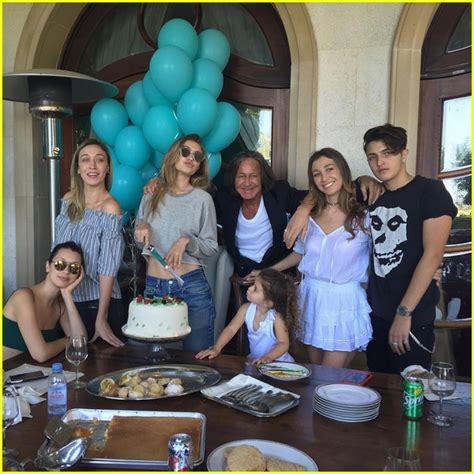 Gigi Hadids Celeb Friends Wish Her A Happy 21st Birthday Photo