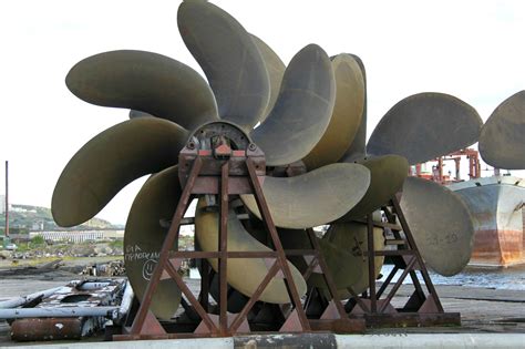 An updated [album] of Soviet and Russian submarine propellers : WarshipPorn