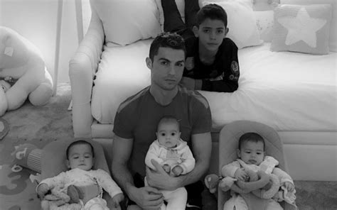 Cristiano Ronaldo Cristiano Ronaldo Reúne Os Quatro Filhos Em