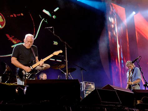 Pink Floyd To Start Weekly Concert Streams Today
