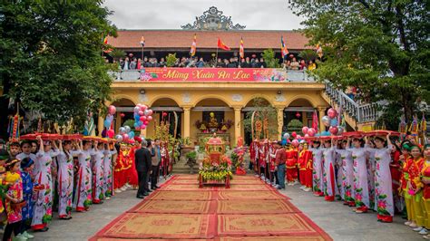 Hội rước bánh giầy làng Bá Dương Nội mở đầu mùa lễ hội đón xuân