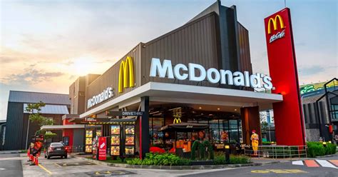 Mcdonalds Franchise Cost Fees And Earning Stats 2023