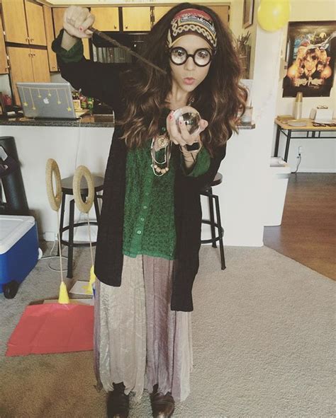 24 Costume Ideas For Girls With Glasses Professor Trelawney From Harry Potter Harry Potter Fancy