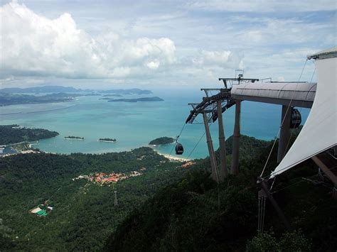 The base station is located at the foothill of the machincang mountain in the oriental village and offers different facilities of shopping and eating. Langkawi Cable Car - Wikipedia