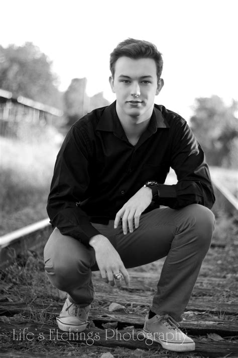 10 Awesome Senior Picture Ideas For Guys 2024