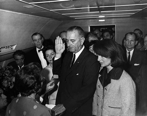 After serving a long career in u.s. Investidura presidencial de Lyndon B. Johnson en 1963 ...
