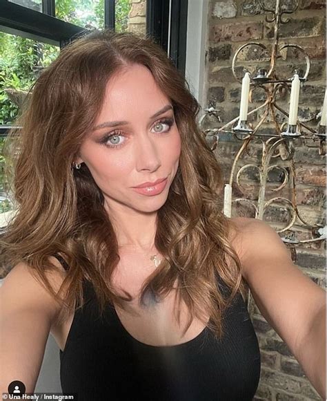 Una Healy Showcases Her Incredibly Toned Physique In A Tiny Green