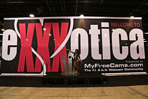 Skyler Nicole Missskylerxxx At Exxxotica Expo In Nj Bootymotiontv