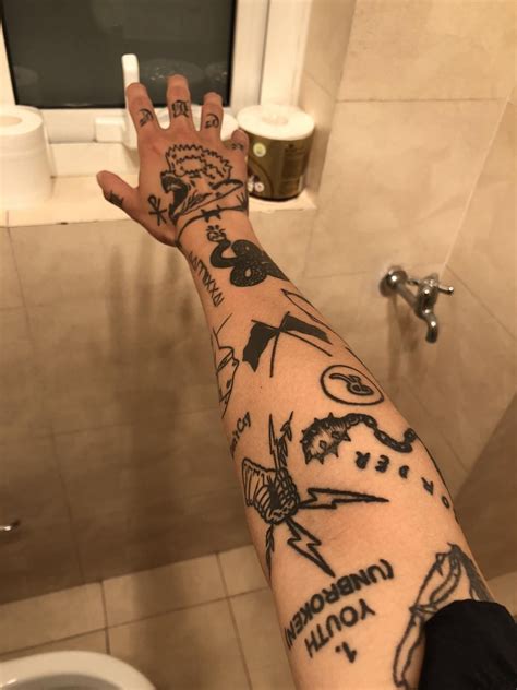 Dale Clic👇🏻👇🏻 In 2020 Tattoos Hand Tattoos Tattoos For Guys