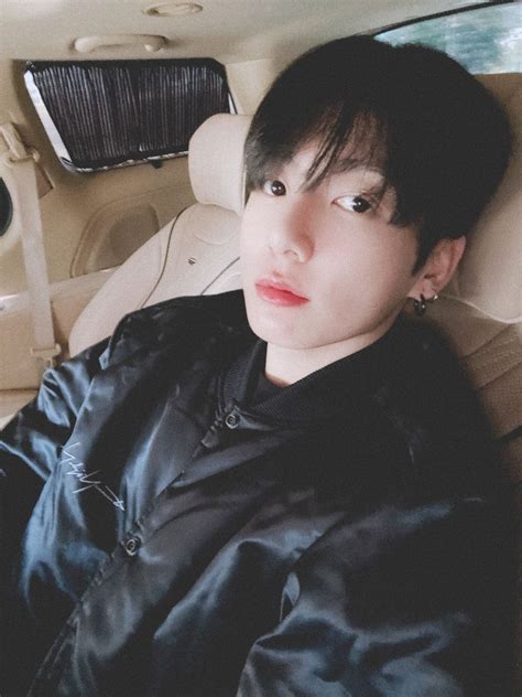BTS S Jungkook Dropped A Selfie Now ARMY Exe Has Stopped Working