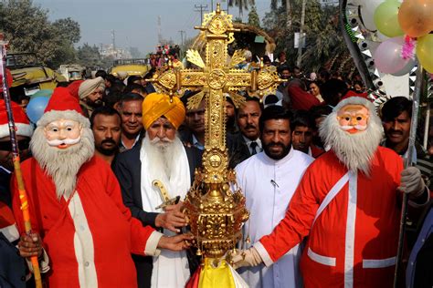 Indian Christmas Where The East Meets West In 10 Pictures Christmas Celebrations Visit India