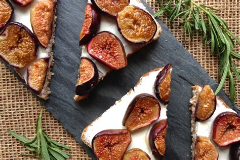 Roasted Honey Rosemary Fig And Mascarpone Tartine — Living Minnaly