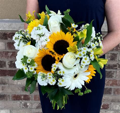 Näytä lisää sivusta wedding flowers by karen facebookissa. Bridal bouquet by Karen at Krueger Floral - Schofield | Bridal bouquet, Flower bouquet wedding ...